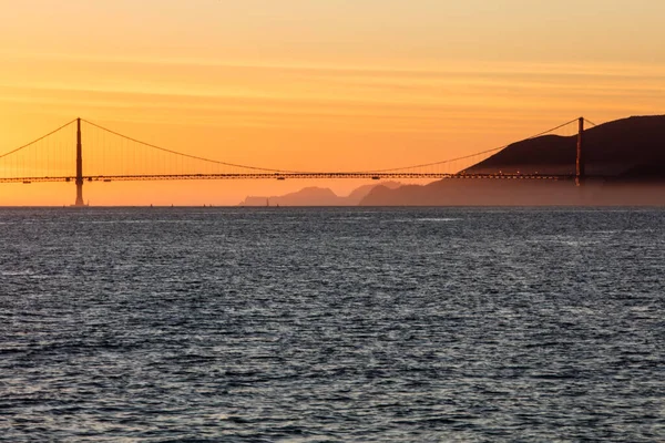 Crepúsculo Tranquilo Asienta Sobre Puente Golden Gate Que Conecta Marin —  Fotos de Stock