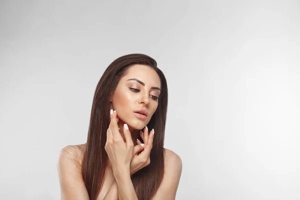 Mooie Vrouw Met Een Franse Manicure Nagel Huidverzorging Concept Mooie — Stockfoto