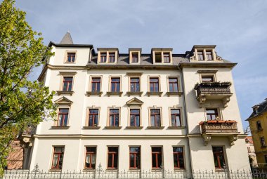 Konut bina şehir - yeni yenilenmiş eski villa