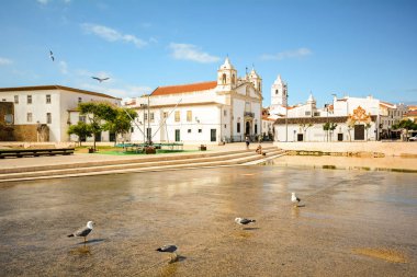 Kilise Igreja de Santo Antonio Lagos, Algarve Portekiz tarihi merkezinde eski town göster.