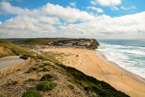 Algarve: Surfer beach Praia Monte Clerigo near Aljezur, Costa Vicentina, Portugal Europe — Stock Fotó