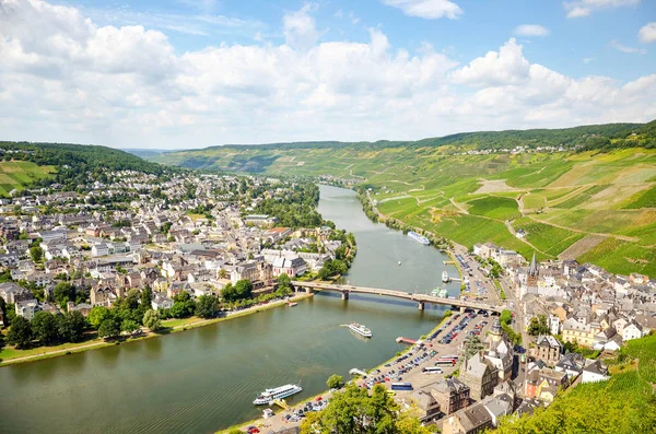 Moselle Valley Alemanha Vista Castelo Landshut Para Cidade Velha Bernkastel — Fotografia de Stock