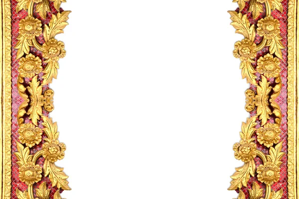 Patrón de flor de oro tallado sobre fondo blanco . —  Fotos de Stock