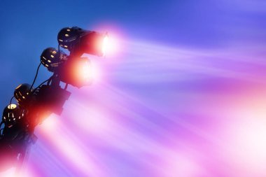 renkli sahne ışıkları açık sahne bir festival için aydınlatma