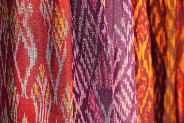 Textur des Stoffmusters Hintergrund, einheimische Thai-Stil ikat Seide — Stockfoto