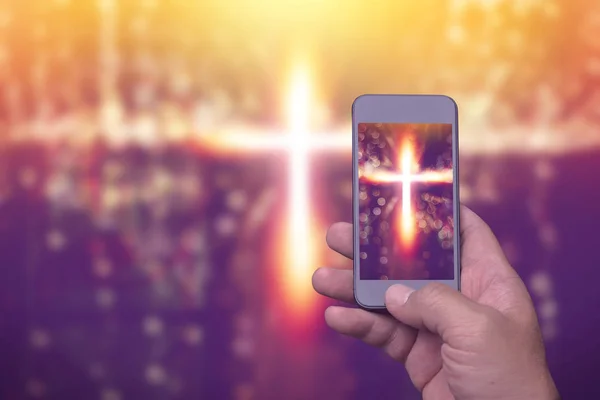 Хрест Екрані Мобільний Телефон Релігія Духовності Онлайн Концепція — стокове фото