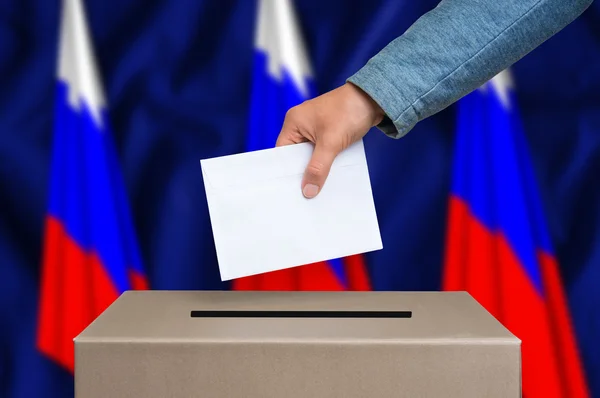 Eleição na Rússia - votação na urna — Fotografia de Stock