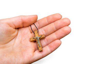 Beyaz izole kadın elinde tahta haç