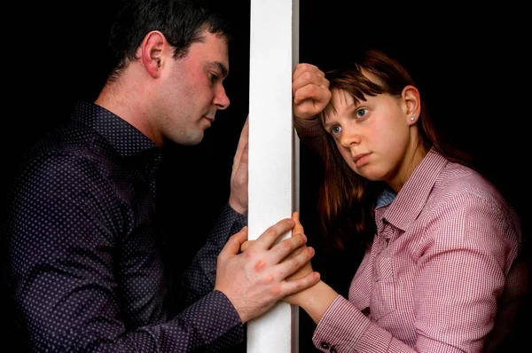 Pareja infeliz discutiendo y no se entienden — Foto de Stock