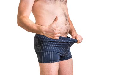 Adam onun iç çamaşırında seyir ve başparmak yukarı dönük