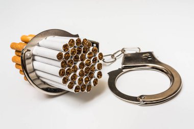 Sigara ve sigara bağımlılığı kavramı kelepçe-