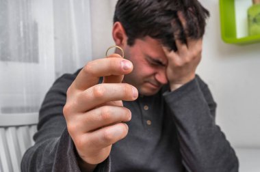 Adam alyans - boşanma kavramı ile