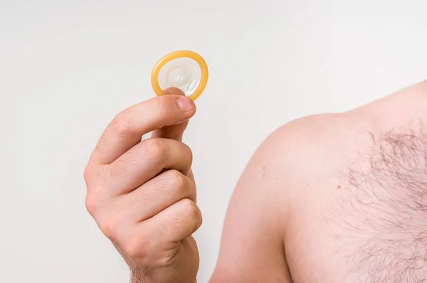 Prezervatif - cinsel yolla bulaşan hastalıklardan korunma — Stok fotoğraf