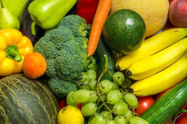 Taze meyve ve sebze yığını