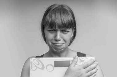 Sinir bozucu kilolu kadın teraziler ile