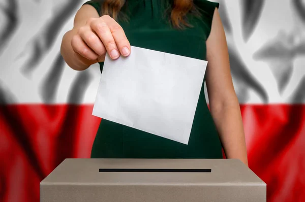 Élection en Pologne - voter à l'urne — Photo