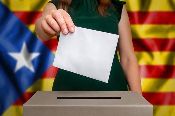 Eleição na Catalunha - votação na urna — Fotografia de Stock