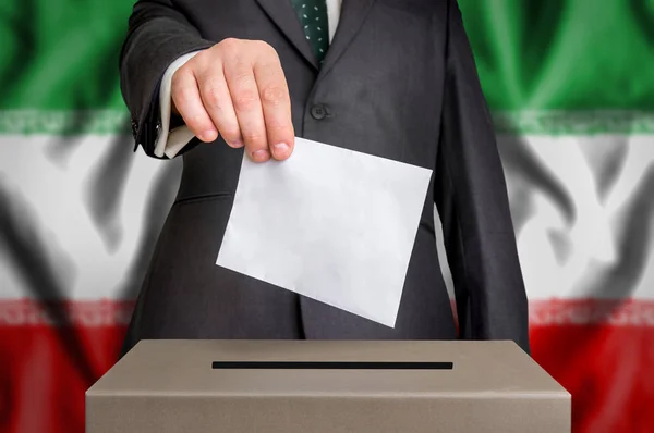 Verkiezingen in Iran - stemmen via de stembus — Stockfoto