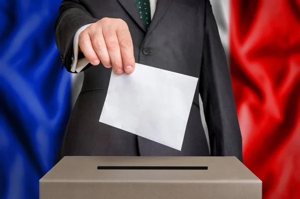 Wahl in Frankreich - Abstimmung an der Wahlurne — Stockfoto