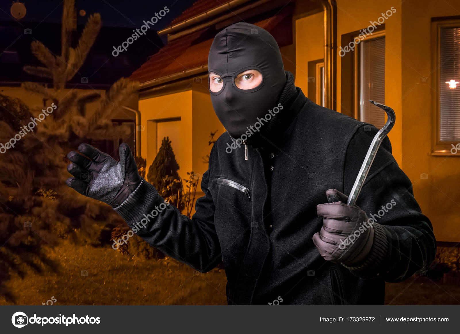 Маска похитителя. Маска грабителя. Маска похитителя. Вор в балаклаве. Маска похитителя.