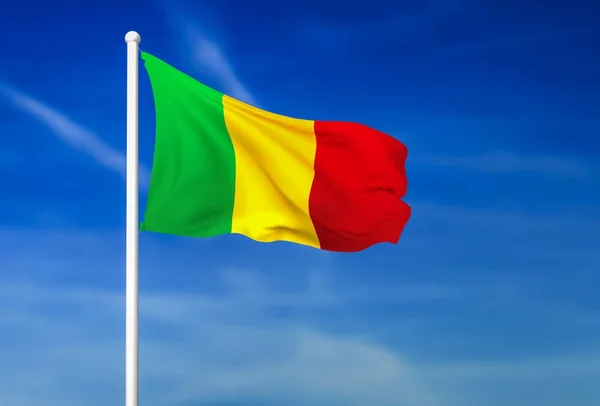 Ondeando la bandera de Malí sobre el fondo azul del cielo — Foto de Stock