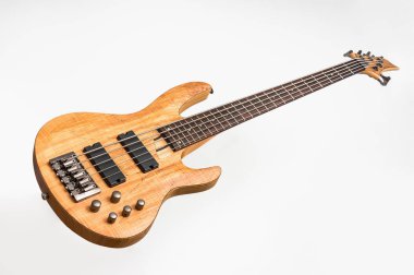 Beyaz izole elektrik bas gitar
