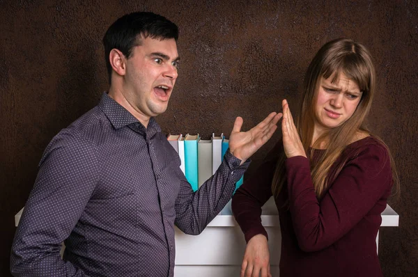 Paar streitet - Streit in der Familie — Stockfoto