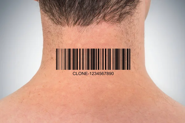 Muž s čárový kód na krku - genetický klon koncept — Stock fotografie