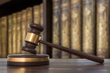 Avukatlar office tahta tokmak ve hukuk kitapları