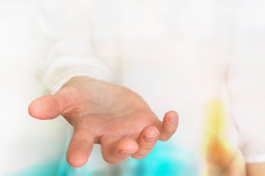 Sihirli el mistik bir Parlatıcı ile