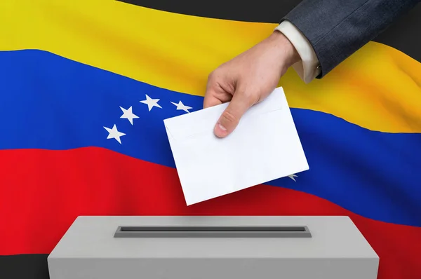 Eleição em Venesuela - votação na urna — Fotografia de Stock