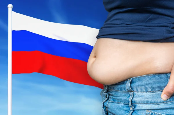 Problème d'obésité en Russie. Femme en surpoids sur fond . — Photo
