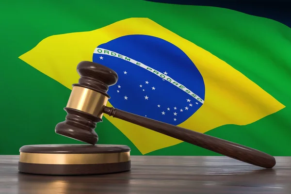 Justicia en Brasil. Martillo de madera en la oficina de abogados . — Foto de Stock
