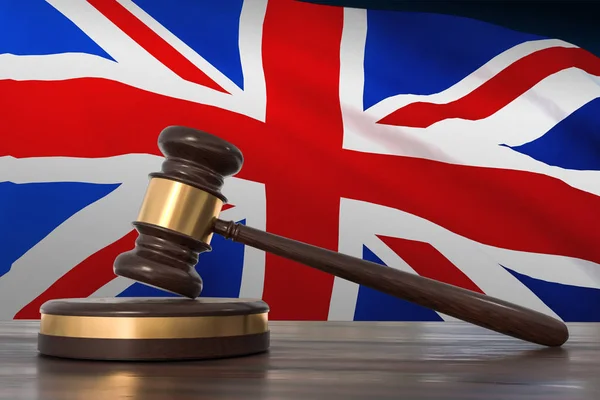 Justice in United Kingdom. Dřevěný kladívko v advokátní kanceláři. — Stock fotografie