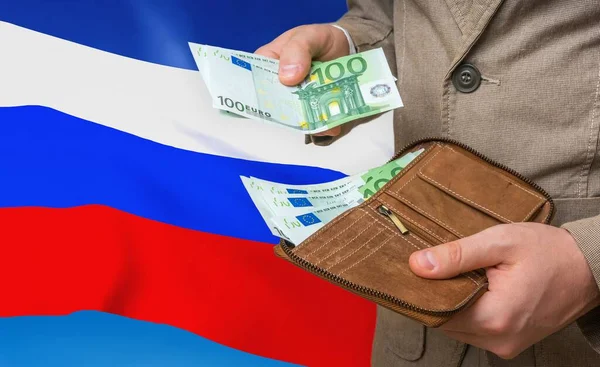 Pénzt fektetni Oroszországba. Gazdag ember, sok pénzzel.. — Stock Fotó