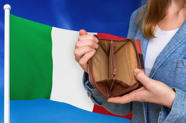 Poor person with empty wallet in Italy — Stockfoto