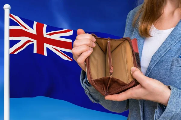 Poor person with empty wallet in New Zealand — Stock Photo, Image