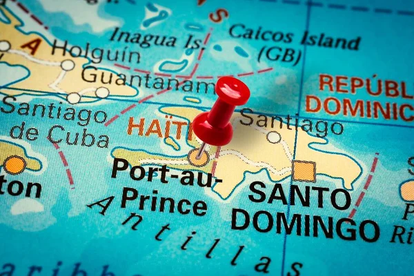 Пушпин указал на город Порт-о-Пренс на Гаити — стоковое фото