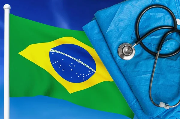 Salud en Brasil. Estetoscopio y uniforme médico . — Foto de Stock