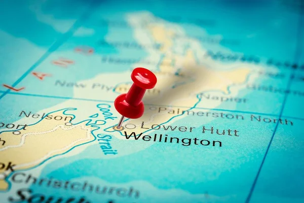 Pushpin señala la ciudad de Wellington en Nueva Zelanda — Foto de Stock