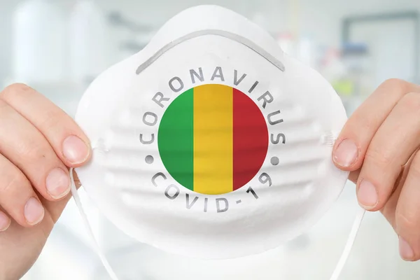 带有马里国旗的呼吸机面具 Coronavirus Covid 19流行病概念 — 图库照片