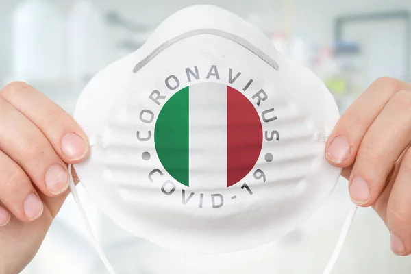 Andningsmask Med Italiens Flagga Coronavirus Covid Epidemic Concept — Stockfoto