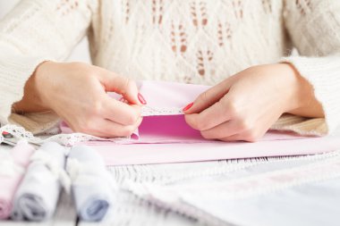 Bir güzel parlak şık cl yapılmış eller Bayan terzi