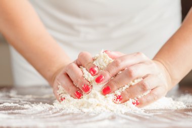 Ev yapımı pişirme, mutfak sahne gösterilen tereyağı, un, şeker ve 