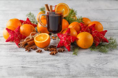 Noel mulled şarap ve Noel dekorasyon