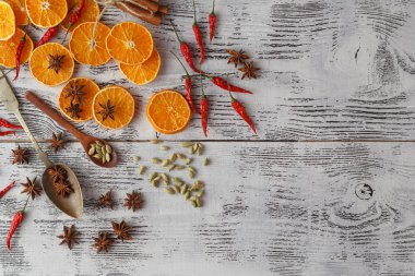 Baharatlı Noel arka plan. pişirme yemek pişirmek için malzemeler. Düz