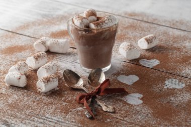 İrmik kakao kalp şeklinde üst