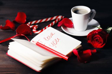 romantik bir ortamda \ingle gül.