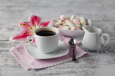 Kahve ile diskte geleneksel bükülmüş hatmi