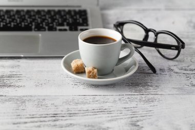 Ofis işyeri kahve mola süresi ile